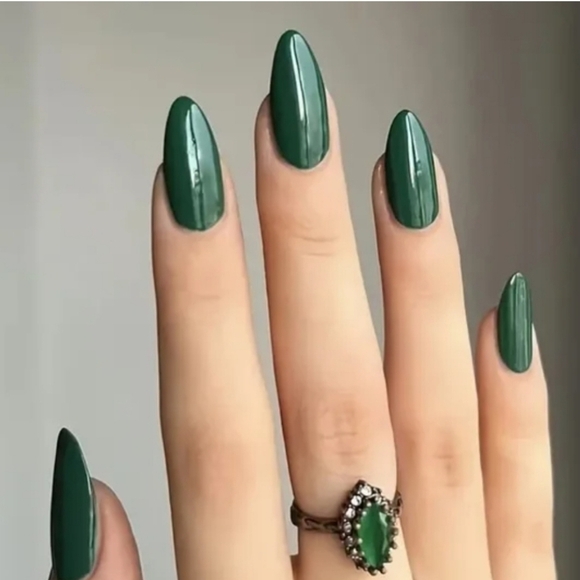 24 Pieces Fake Press On Nails - Picture 2 of 6